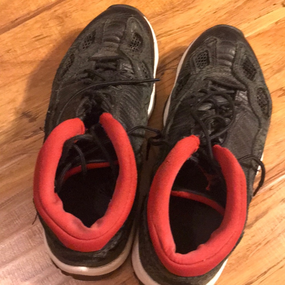 Jordan 11 low - Picture 3 of 4
